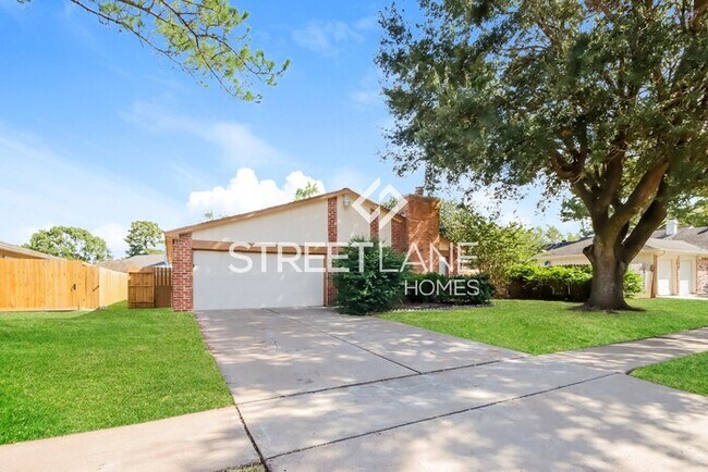 Building Photo - REDUCED!