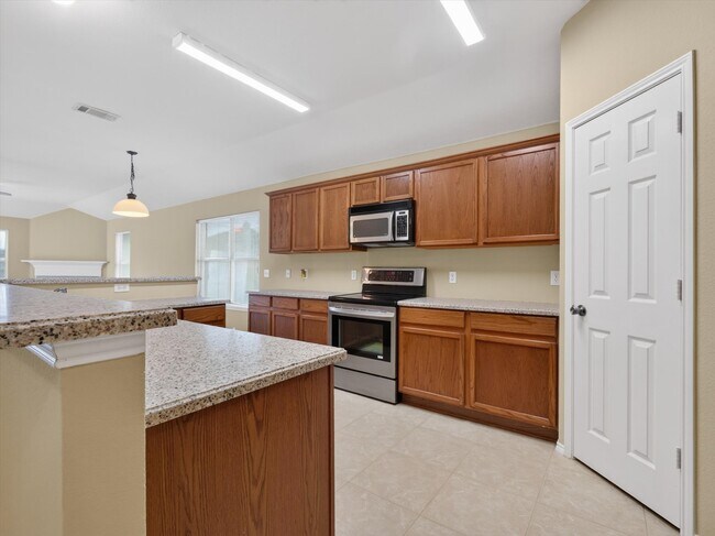 Foto del edificio - 3004 Sawgrass Dr