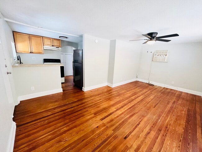 Building Photo - Corner Porch Apartments