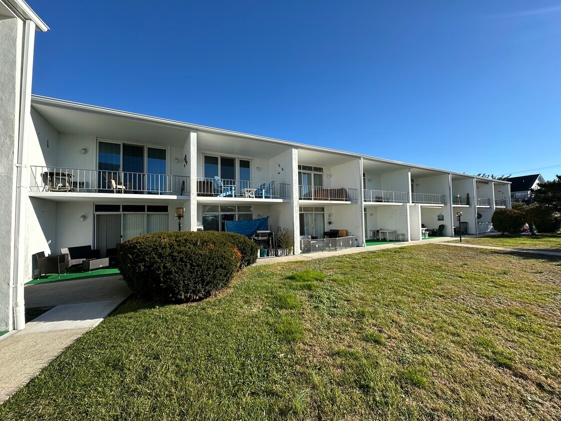 2701 Sparrow Ln Unit Bay Colony 16, Ocean City, MD 21842 Condo for