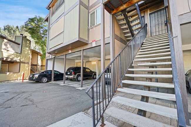 Building Photo - Cute 2 bedroom, 2 bath Condo for rent in R...