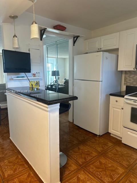 Foto del edificio - 8305 Sunrise Lakes Blvd