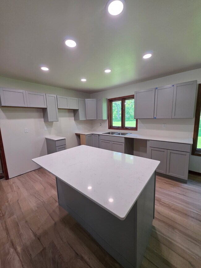 Foto del edificio - 4465 N 147th St