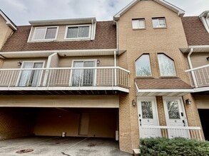 Building Photo - 1900 Summer St