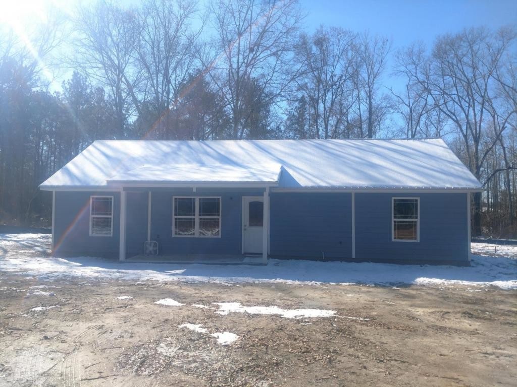Primary Photo - 3304 Lee Road 242