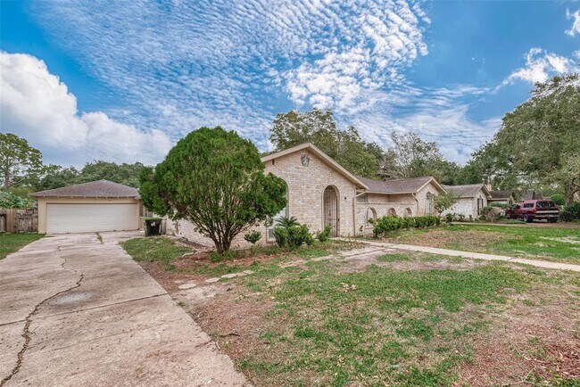 Building Photo - 3322 Greenridge Dr