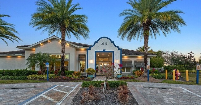 Building Photo - Milano Lakes