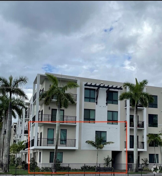 Building Photo - 4640 NW 84th Ave