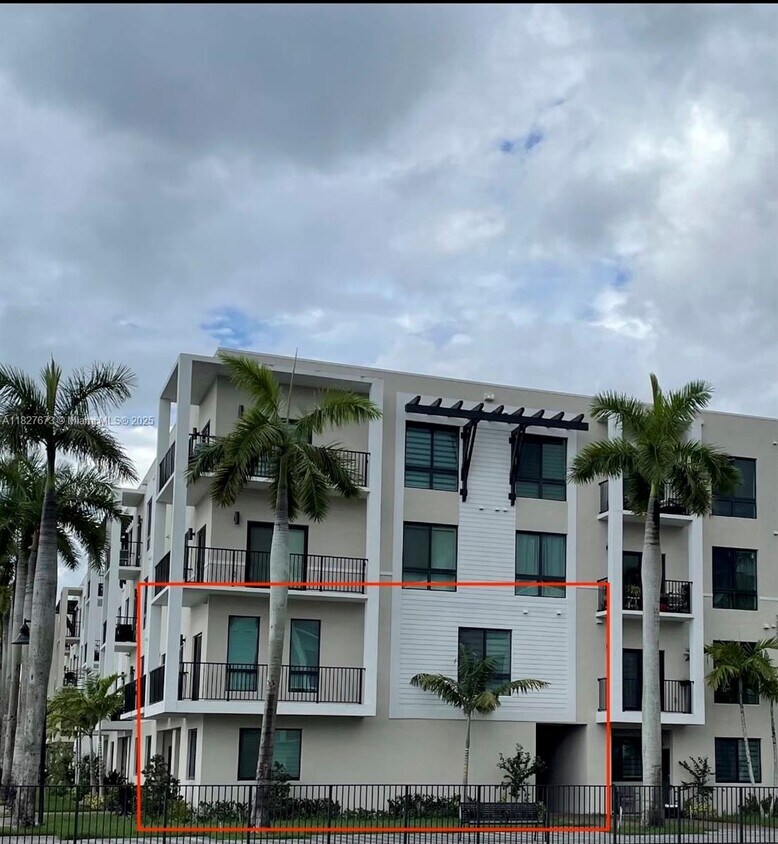 Foto principal - 4640 NW 84th Ave