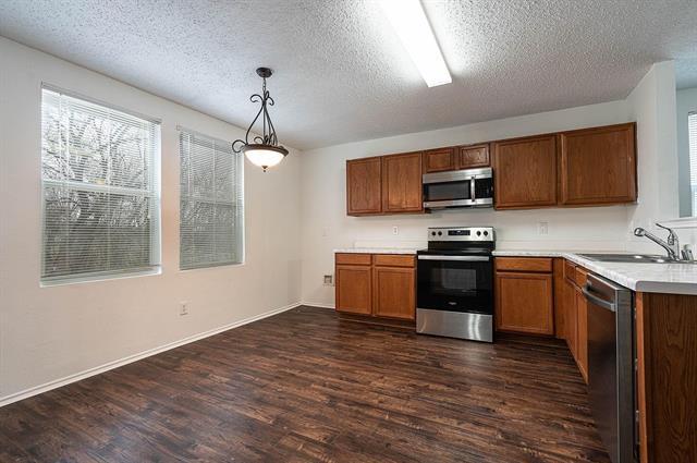 Foto del edificio - 513 Rocky Springs Dr