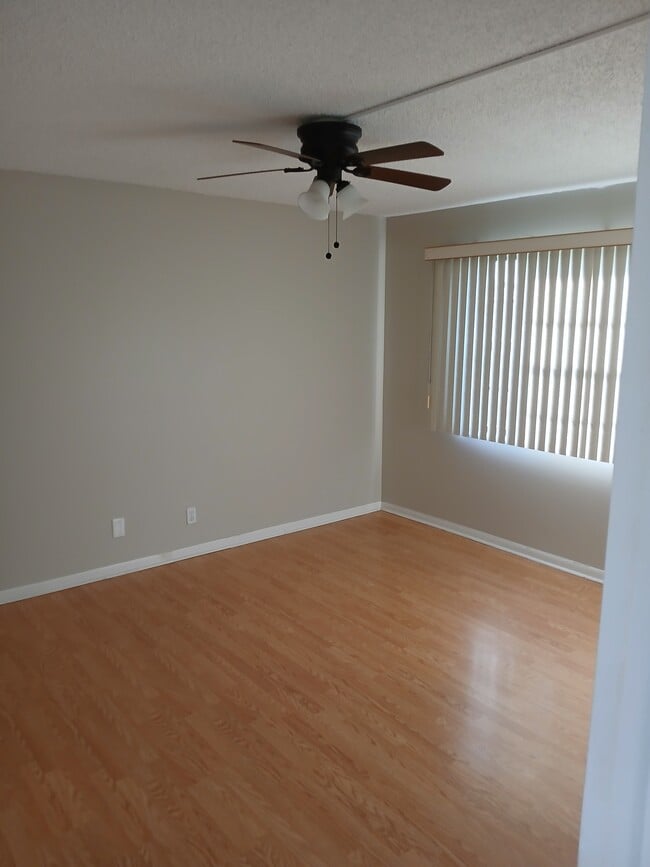 Building Photo - 4700 Lucerne Lakes Blvd