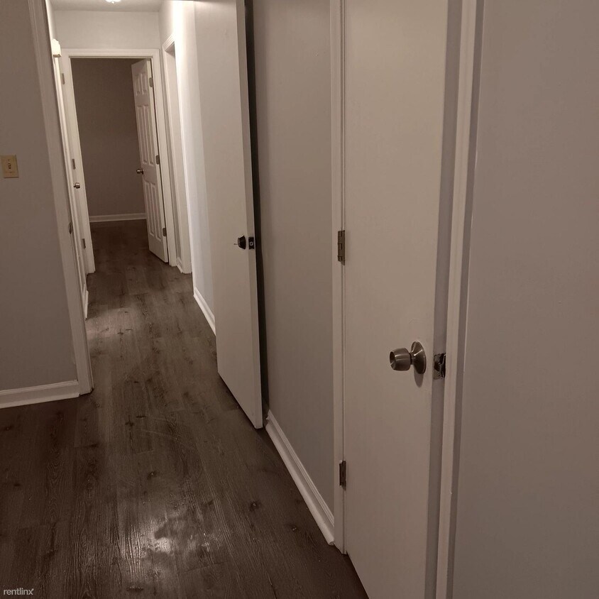 Building Photo - 2 br, 1 bath Duplex - 9245 Cedar Ridge Dri...