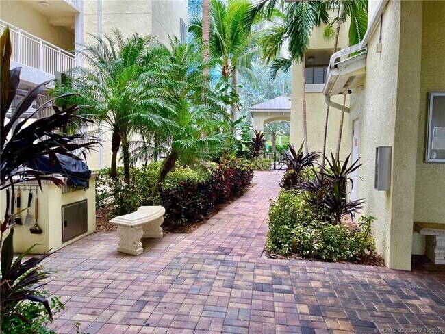Foto del edificio - 975 NW Flagler Ave