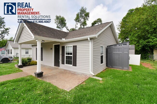 Foto del edificio - Adorable fenced in 3 bd 2 ba home in Murfr...