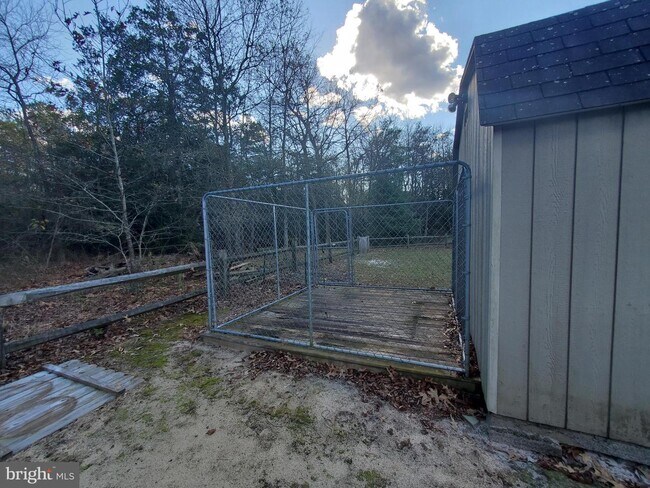 Building Photo - 6165 Morris Rd