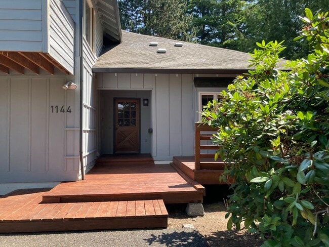 Building Photo - 1144 NW 93rd Ave