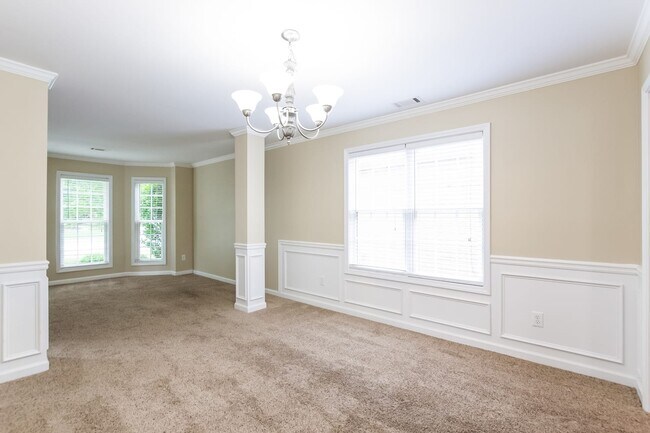 Building Photo - 840 Glenns Farm Way