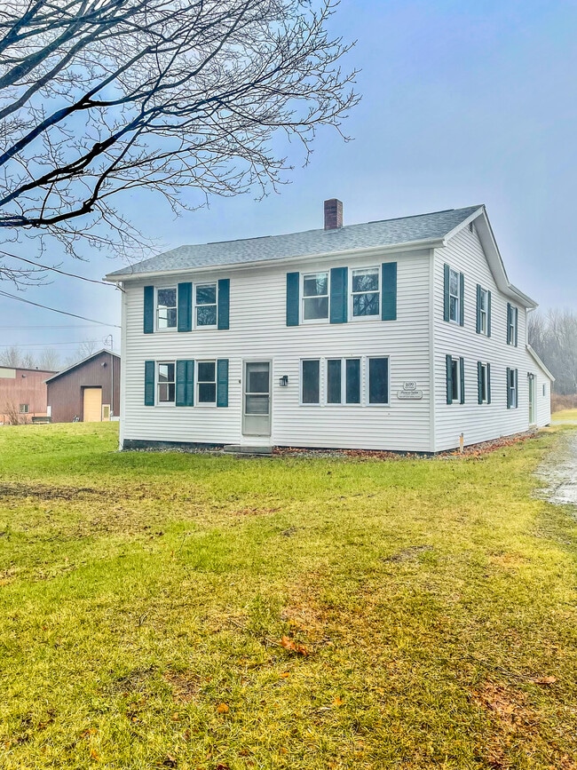 Building Photo - 1699 Main St