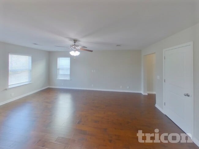 Building Photo - 2631 Salem Glen Xing