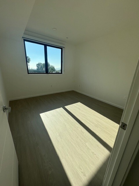 Building Photo - Doran Residences LLC