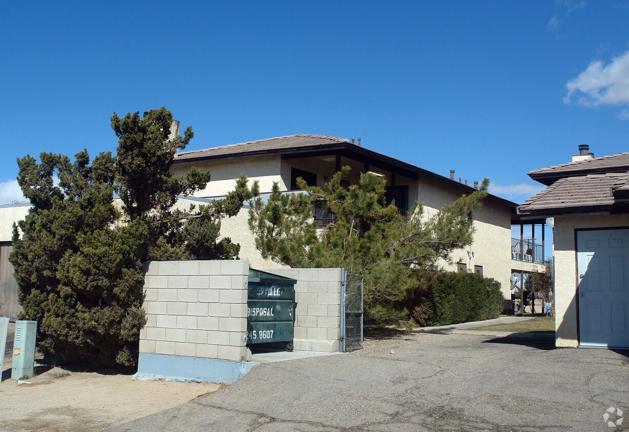 Building Photo - 16585 Green Tree Blvd