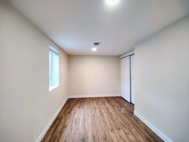 Building Photo - 7770 S Kit Carson Dr