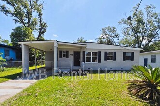 Building Photo - 10309 Swarthmore Dr