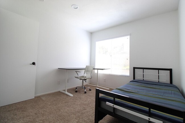 Building Photo - 6752 Carobwood Way