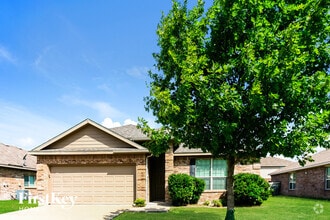 Building Photo - 2911 Thistlewood Dr