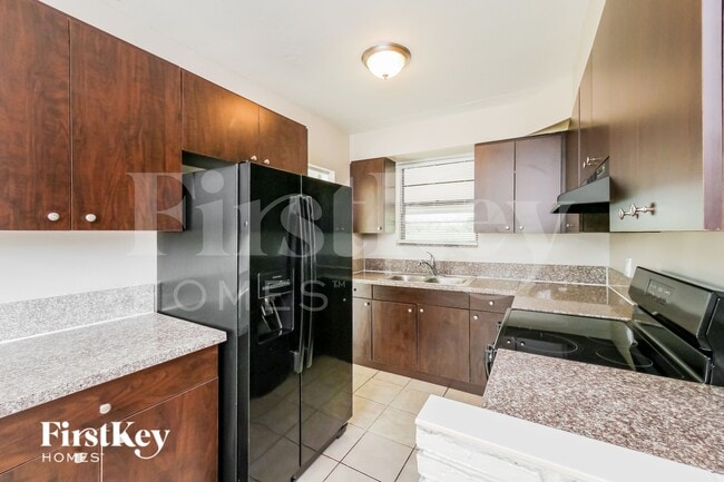 Building Photo - 2830 Johnson St