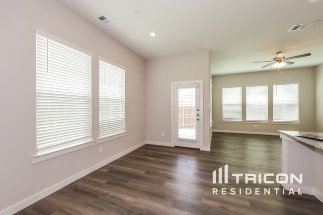 Building Photo - 217 Holbeck Cir