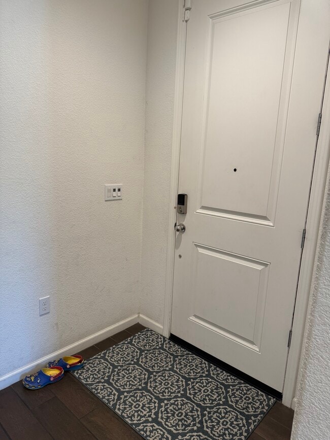 Building Photo - 1734 Plumas Dr