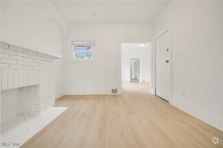 Building Photo - 3381 E 143rd St