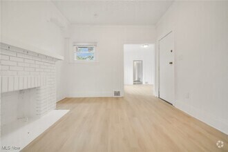 Building Photo - 3381 E 143rd St