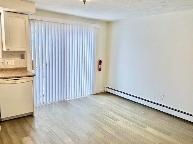 Building Photo - 92 Eustis St