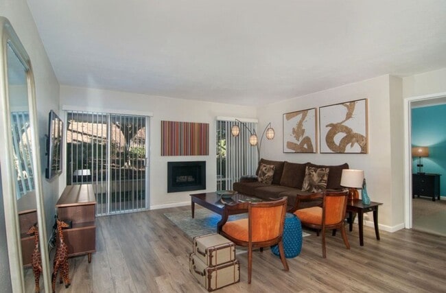 Building Photo - Spacious 2BR/2BA