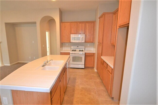 Building Photo - 8283 Lauffer Way