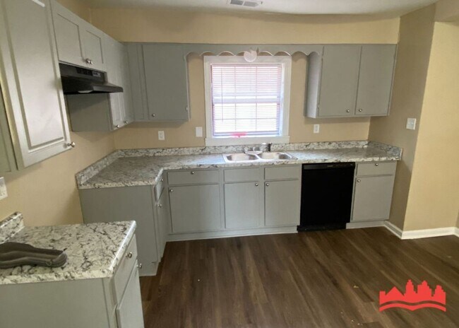 Foto del edificio - 7815 Armour Rd