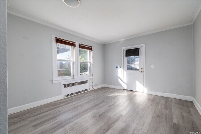 Foto del edificio - 359 E Chester St