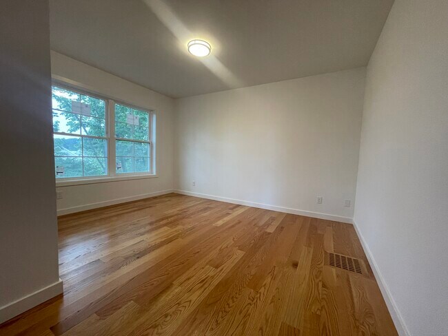 Foto del edificio - 350 Pleasantview Ave