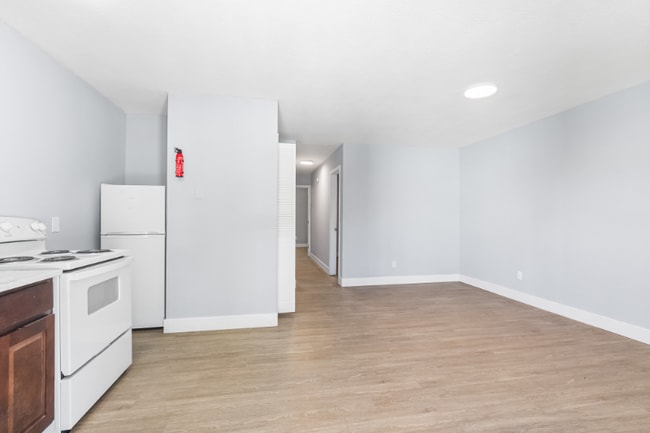 Building Photo - 901 N Gaskill St