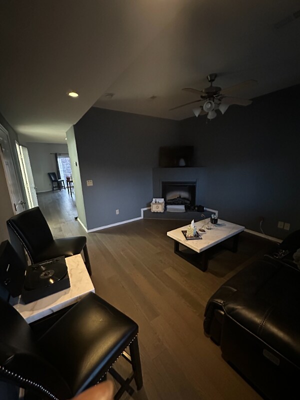 Foto del edificio - 358 Carmel Valley Way