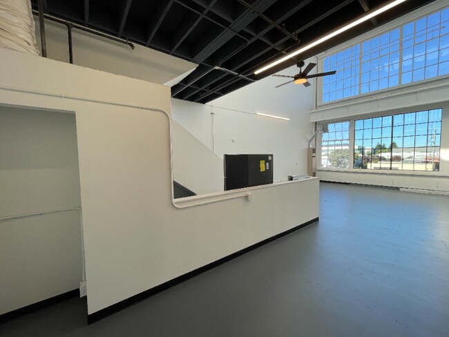 Foto del edificio - 6221 Hollis St