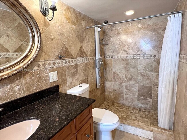Building Photo - 4040 Galt Ocean Dr
