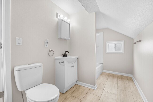 Foto del edificio - 3 Bedroom 2 Bathroom 2 Stall Garage Boone IA