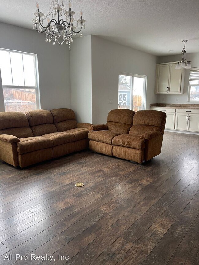 Foto del edificio - 3 br, 2 bath House - 21 Homestead Way