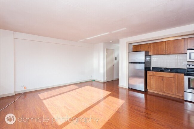 Building Photo - 3100 NORTH Lake Shore DRIVE, #703