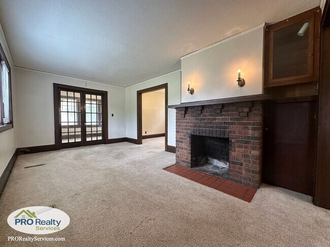 Foto del edificio - 3 Bedroom Plus Den Home in St. Paul