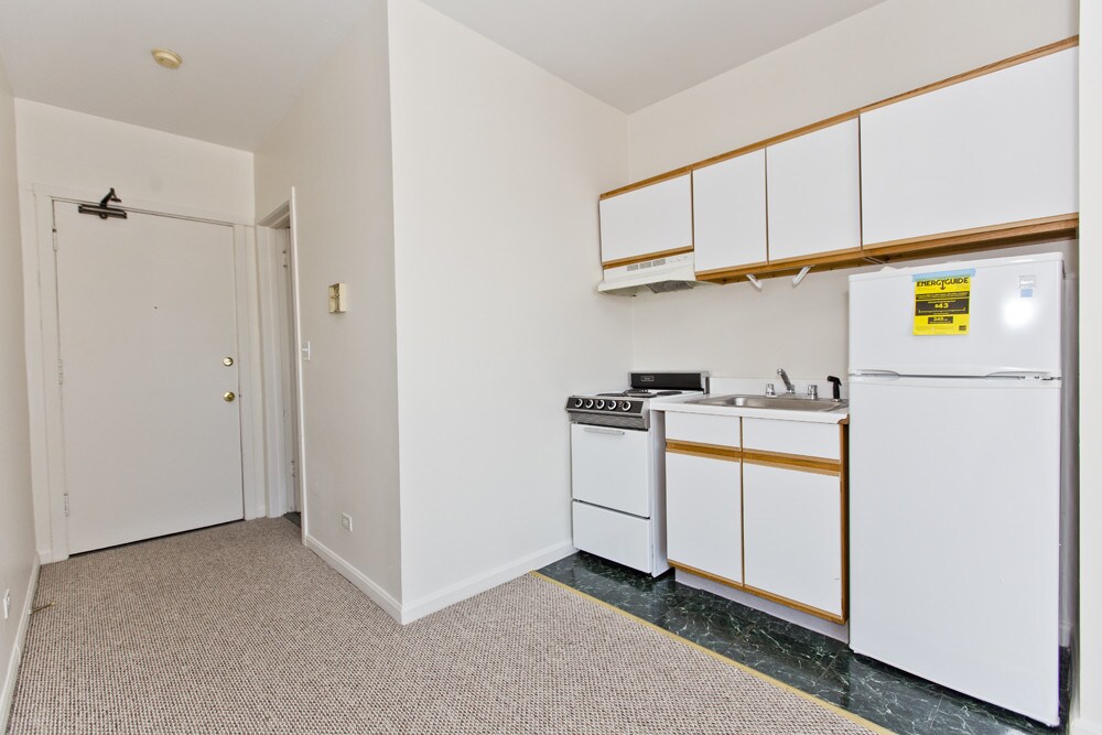 Foto del edificio - 3957 W Irving Park Rd