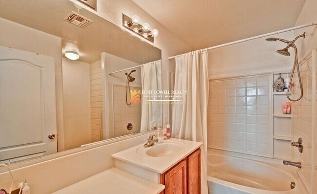 Foto del edificio - 8169 W Groom Creek Rd